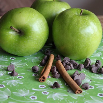 Chocolate Apple-Cinnamon Sundaes