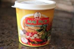 Mae Ploy Yellow Curry Paste